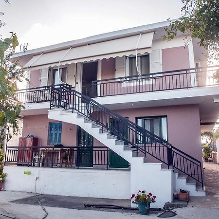 Casa Serena Asprogerakata Luaran gambar