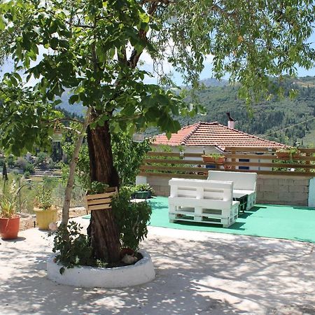 Casa Serena Asprogerakata Luaran gambar