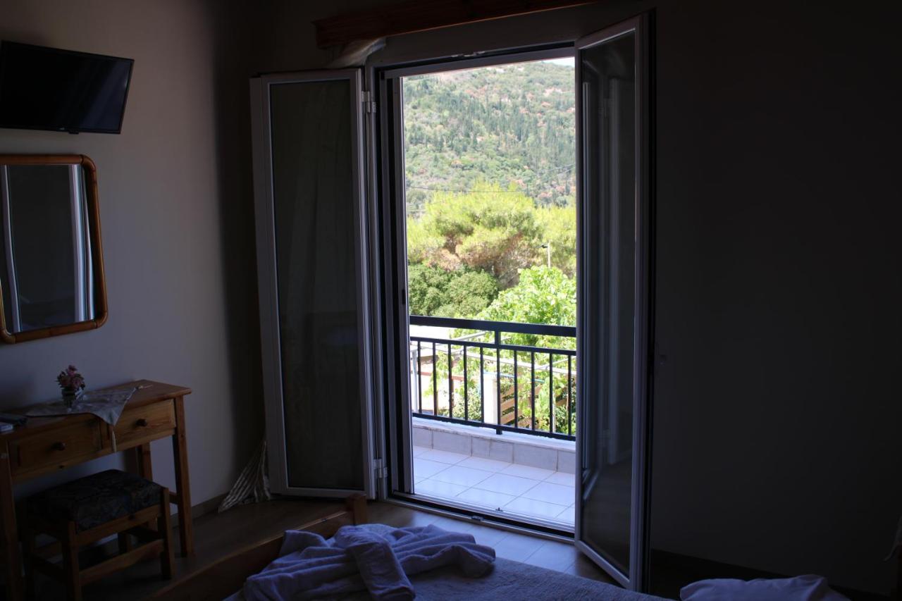 Casa Serena Asprogerakata Luaran gambar